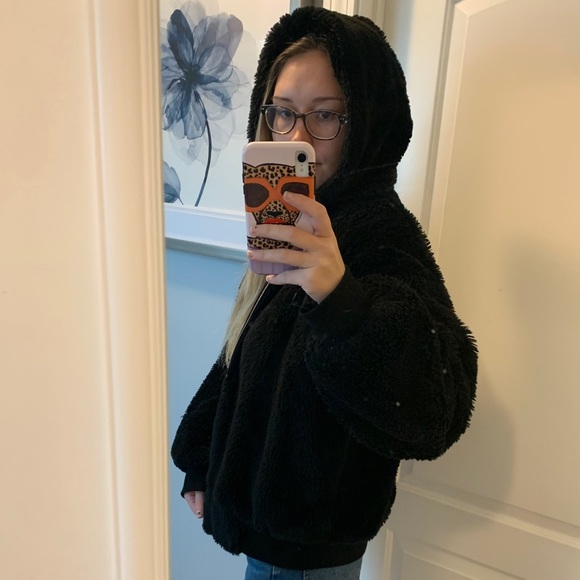 Black fur coat - Picture 3 of 4